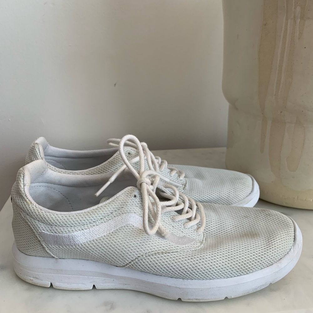 Vans tennis shoes